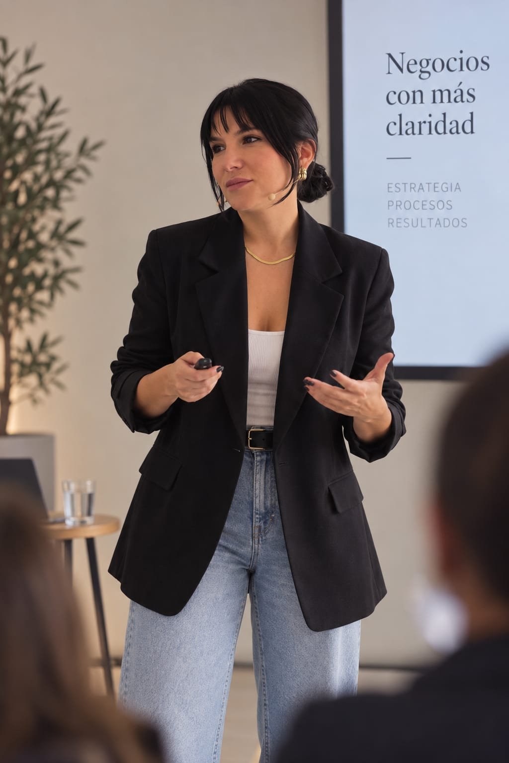 Amelia Iñigo durante una presentación